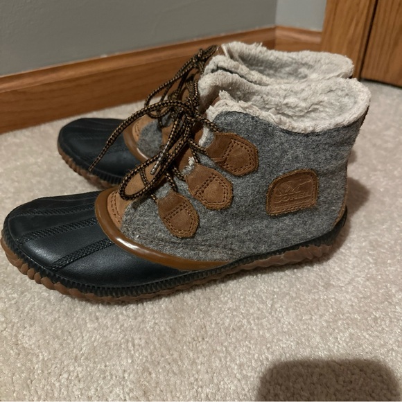 Sorel Shoes - Women's Gray and Brown Boots
